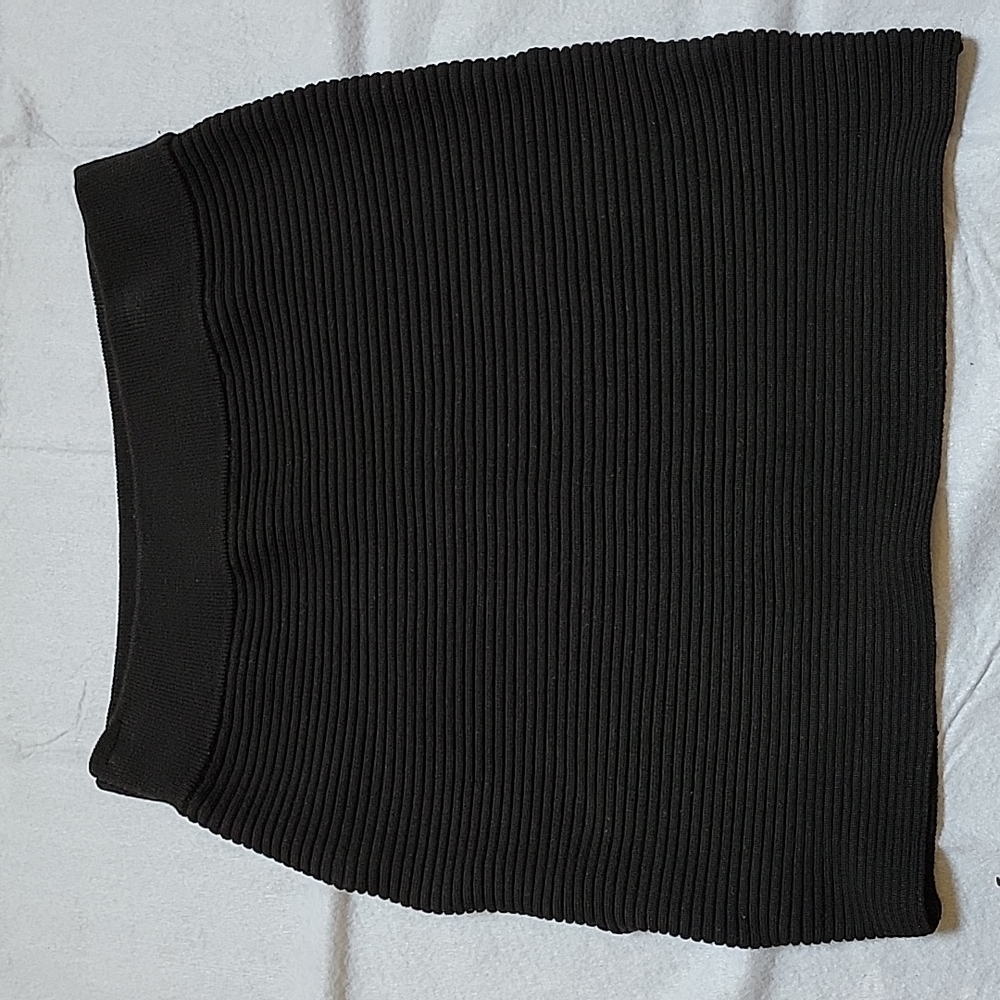 Ribbed Black Skirt